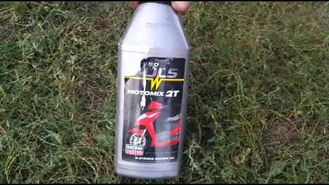 Масло для двухтактных двигателей.  И бензопилы)