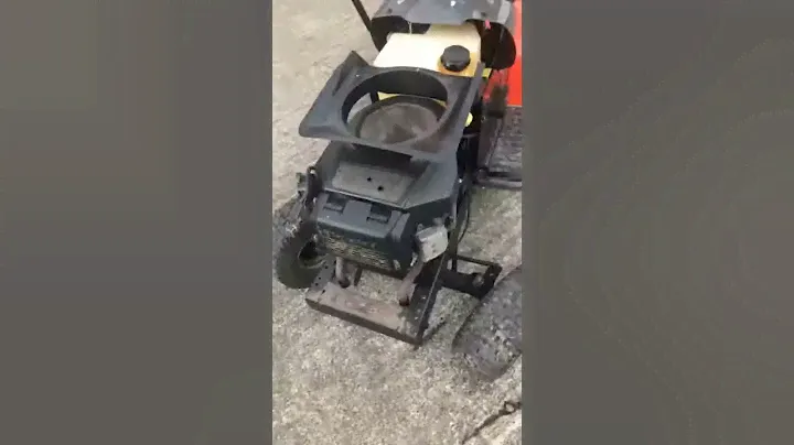 Straight piped husqvarna cth 150 xp ride on mower