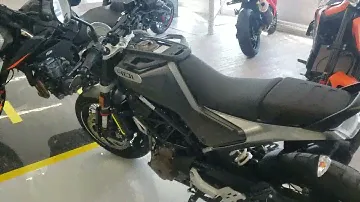 2021 HUSQVARNA SVARTPILEN 401