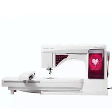 Швейно-вышивальная машина Husqvarna Designer Ruby Royal