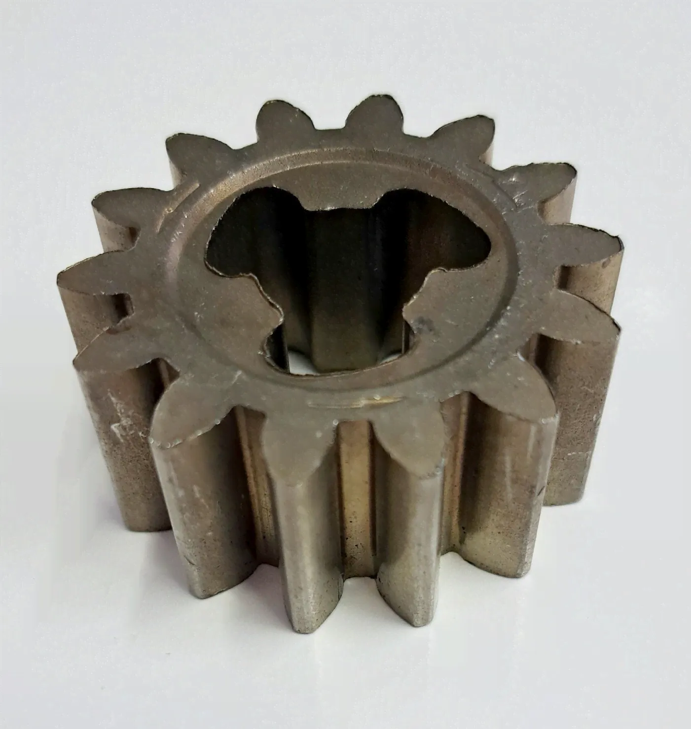 Шестерня привода колес Husqvarna 5321664-50 для R145SV-0