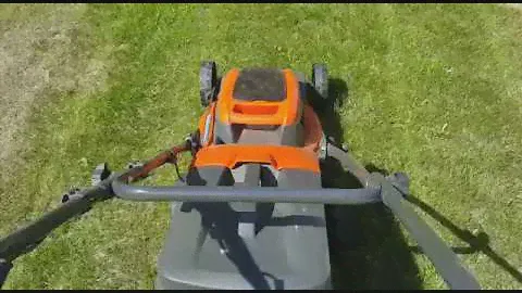 Baterijska kosilica Husqvarna LC141Li