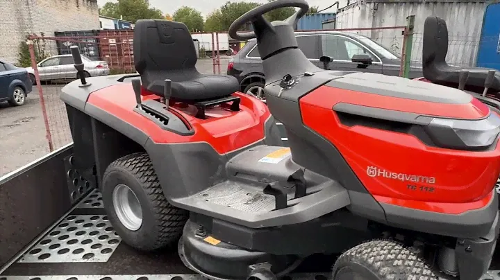 Садовые трактора Husqvarna TS112 vs TC112
